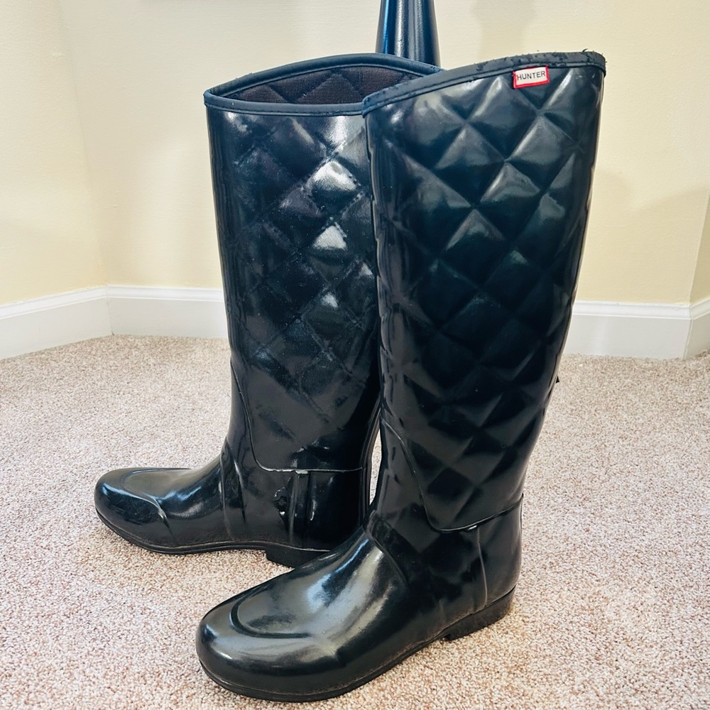 Hunter shiny black rain boots